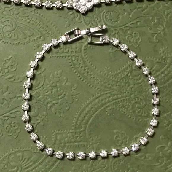 Necklace and Bracelet Set - rhinestones and silver tone - Picture 2 of 6